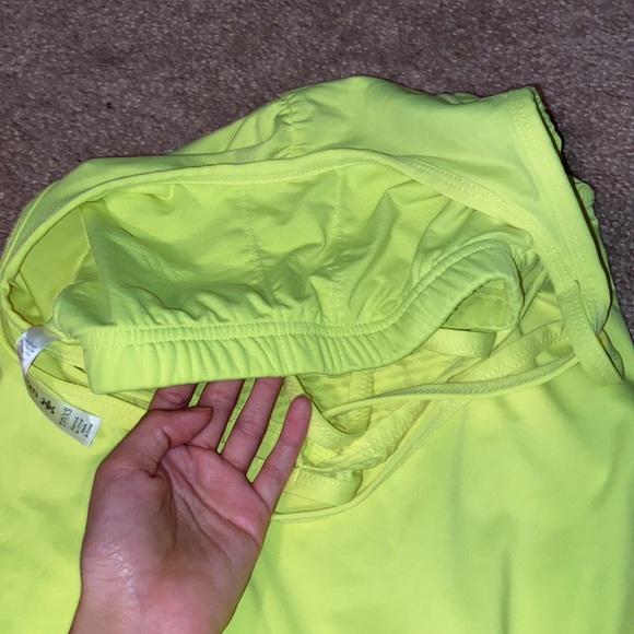 Workout top - Picture 3 of 3